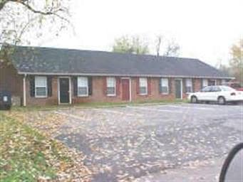 107 Pickle St, Shelbyville, TN 37160 - photo 1