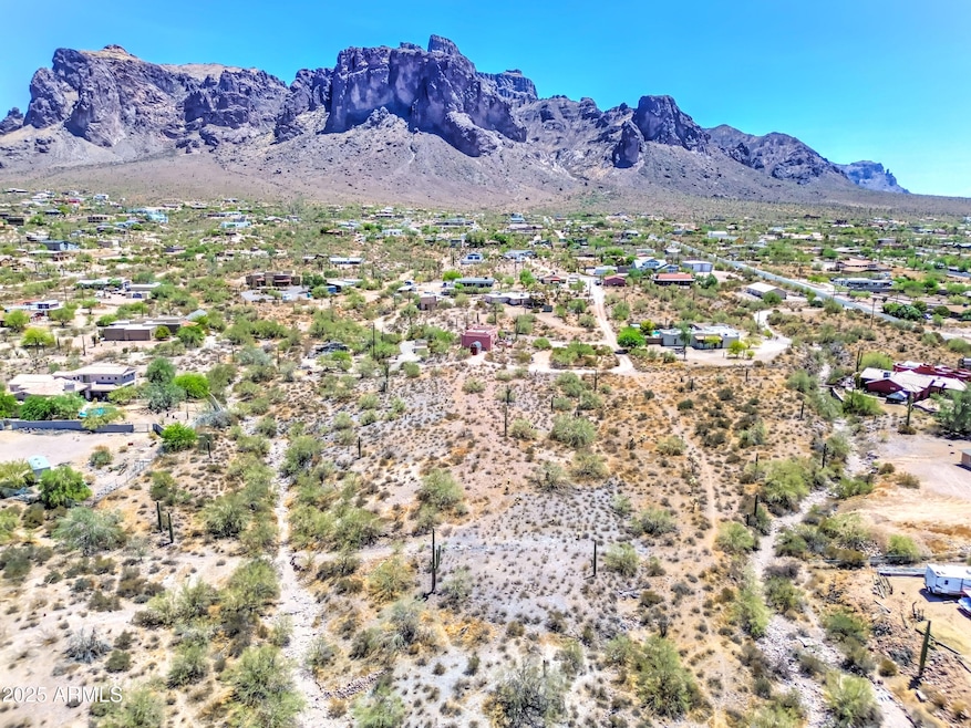 5320 E Foothill St-4