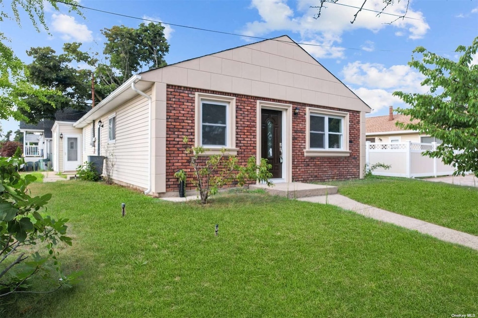 691 Atlantic Ave, Baldwin, NY 11510 - photo 1