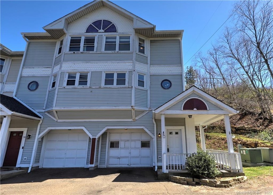 Beautiful end unit townhouse