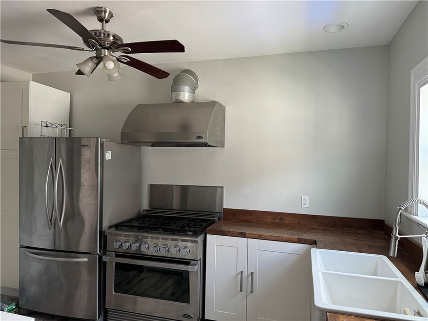 520 West Ave unit 2, Pawtucket, RI 02860 - photo 1