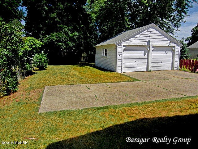 1025 Dorroll St NE, Grand Rapids, MI 49505 - photo 1