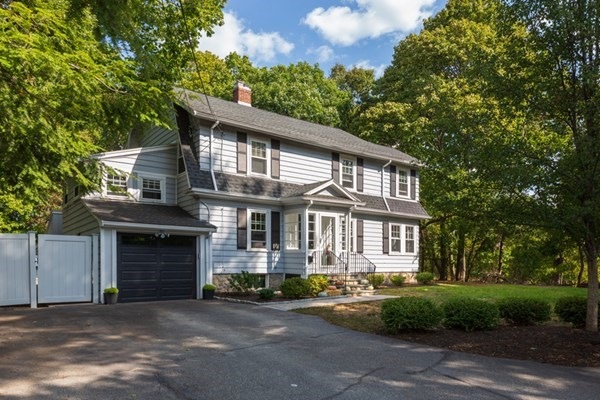 553 Winthrop St, Medford, MA 02155 - photo 1