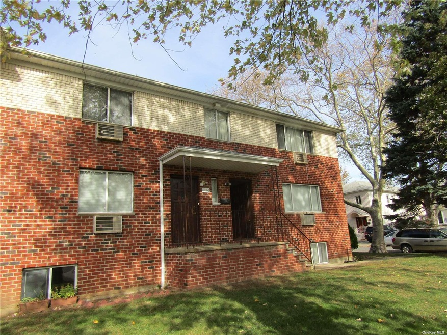 81-60 242nd St, Jamaica, NY 11426 - photo 1