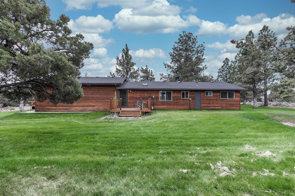 22938 Yucca Ct, Bend, OR 97701 - photo 1