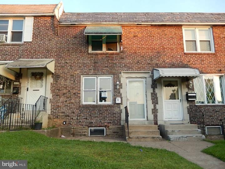 15 Clarendon Dr, Darby, PA 19023 - photo 1