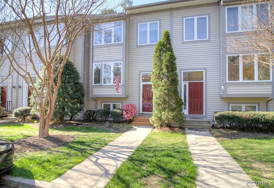 Welcome to 2905 Port View Ct in Bay Cove. Maintena