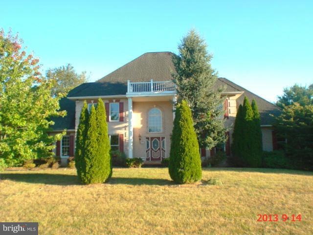 11238 Eastwood Dr, Hagerstown, MD 21742 - photo 1