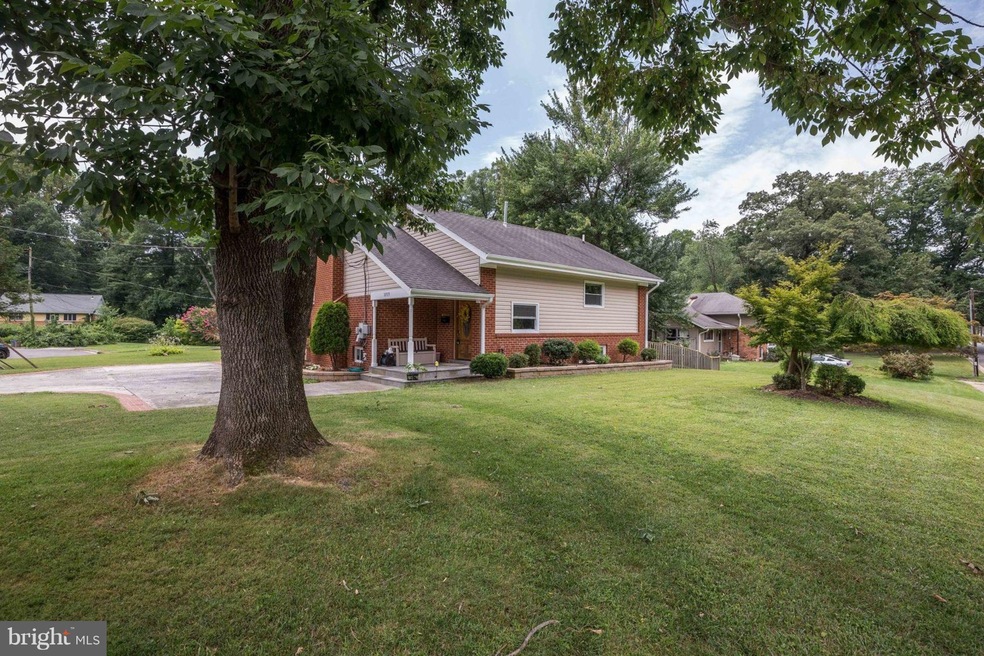 10919 Maple St, Fairfax, VA 22030 - photo 1