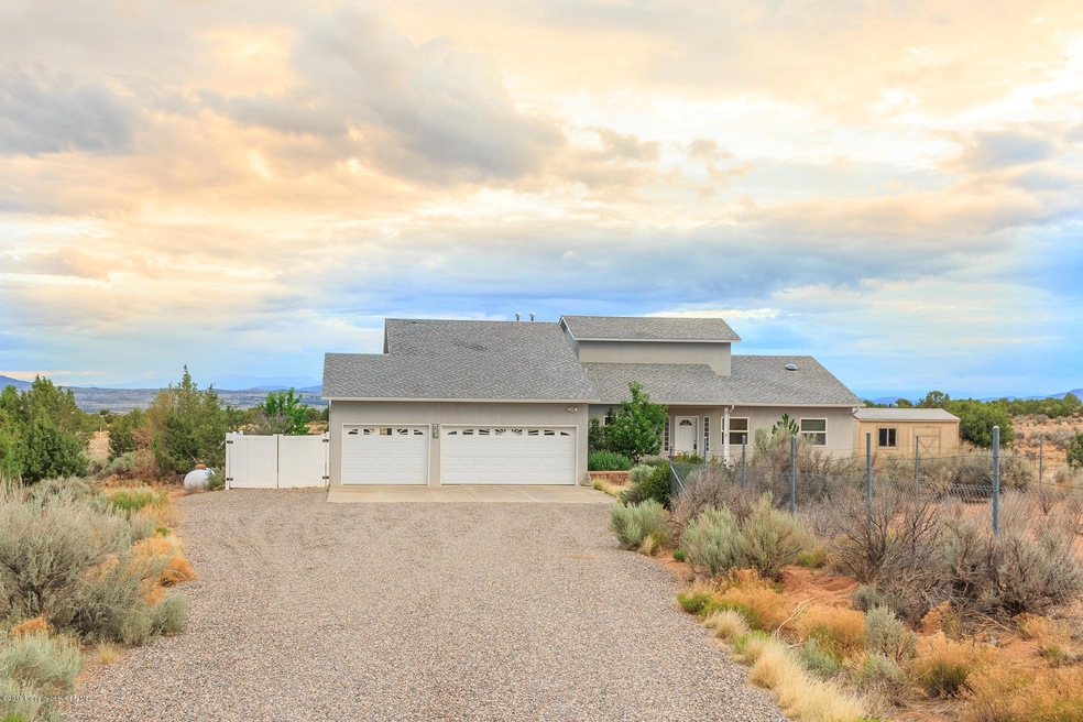 3D852478-A110-4202-8D97-6C49D9D29BDB