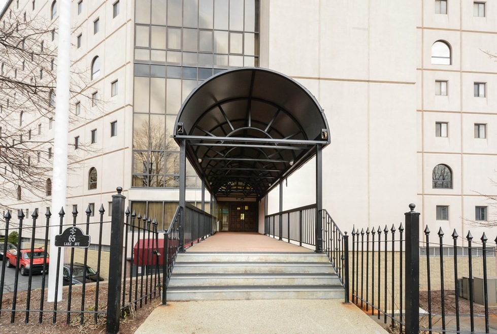 The Lakeshore Condominiums unit 519, Worcester, MA 01604 - photo 1