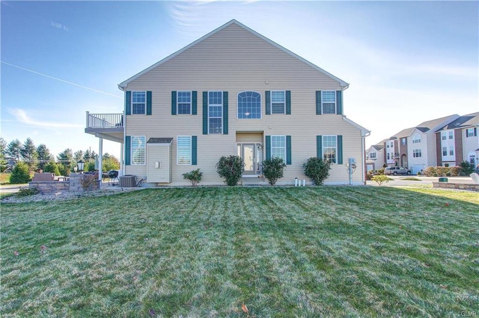 5304 Spring Ridge Dr E, Macungie, PA 18062 - photo 1