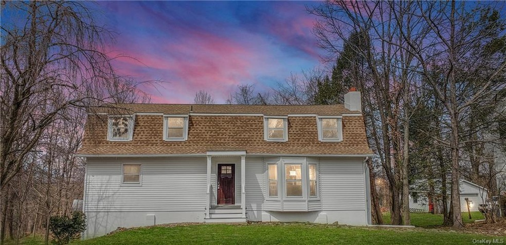 34 Donna Ln W, Wallkill, NY 12589 - photo 1