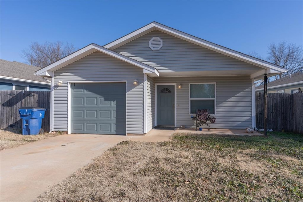622 S Ash St, Guthrie, OK 73044 - photo 1