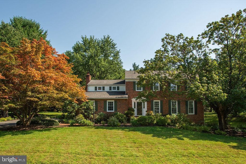 10903 Equestrian Ct, Reston, VA 20190 - photo 1