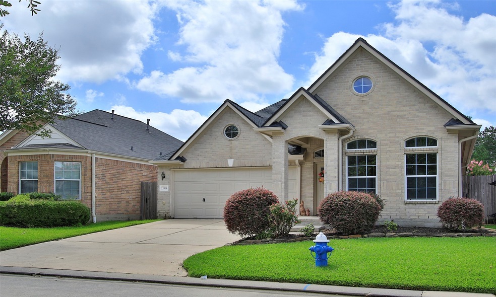 15934 Cottage Ivy Cir, Tomball, TX 77377 - photo 1