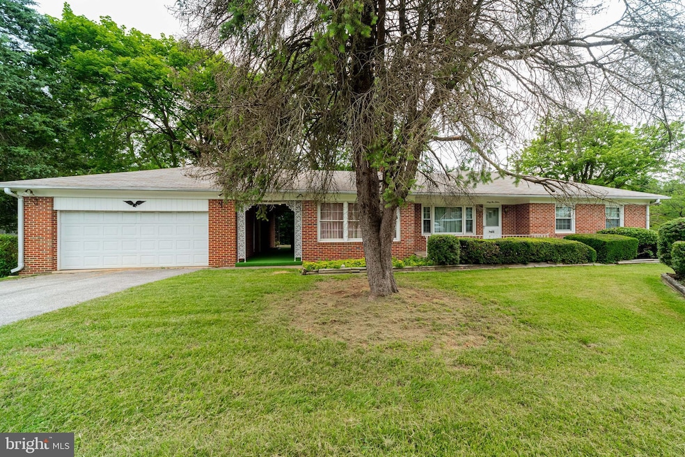 6512 Carroll Highlands Rd, Sykesville, MD 21784 - photo 1