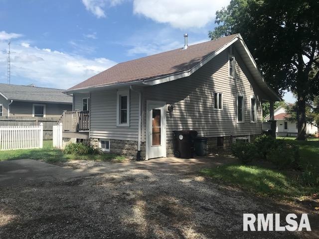 827 Decatur St, Lincoln, IL 62656 - photo 1