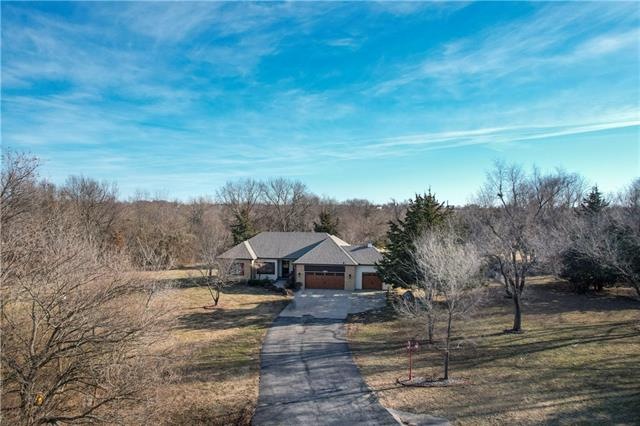 21135 W 197th St, Spring Hill, KS 66083 - photo 1