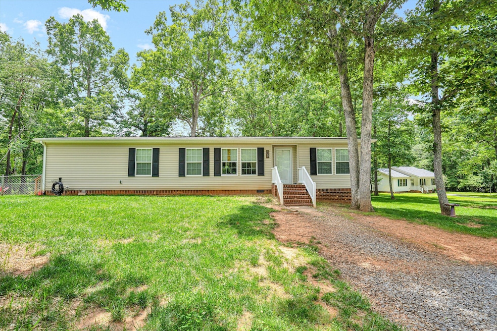 1060 Marble Creek Ct, Lynch Station, VA 24571 - photo 1
