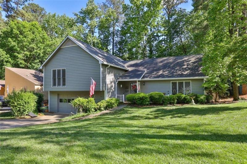 1165 Trailmore Dr, Roswell, GA 30076 - photo 1