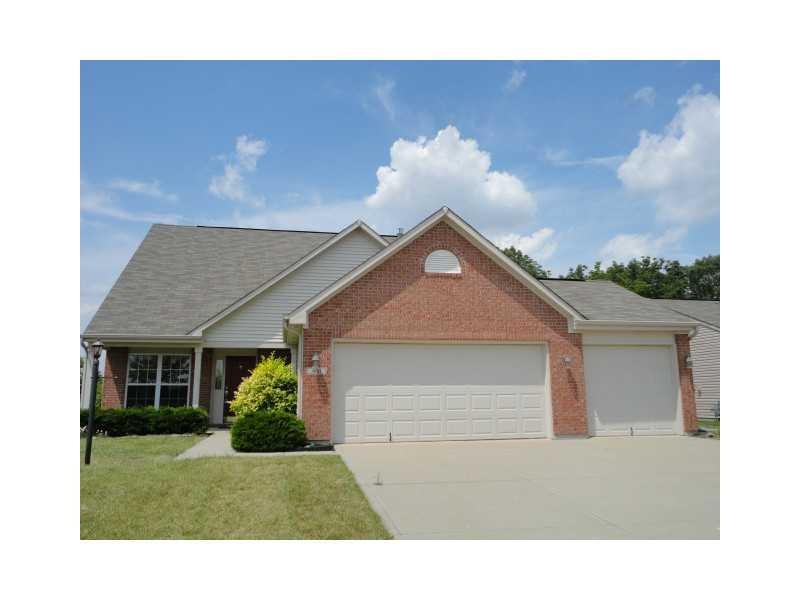 660 Ponderosa Pine Dr, Whiteland, IN 46184 - photo 1