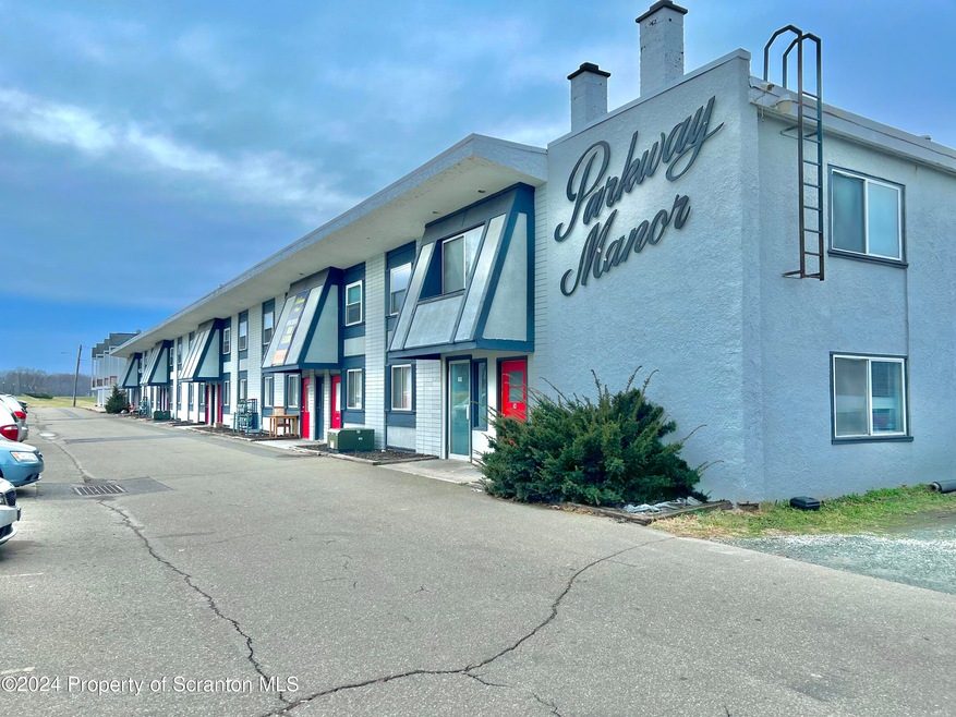 100 Parkway Blvd unit 19, Kingston, PA 18704 - photo 1