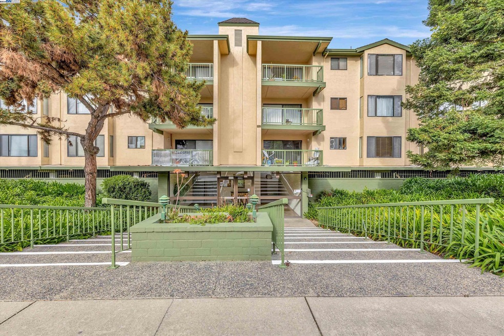 Sold $645,000 • Co-Listing Agent