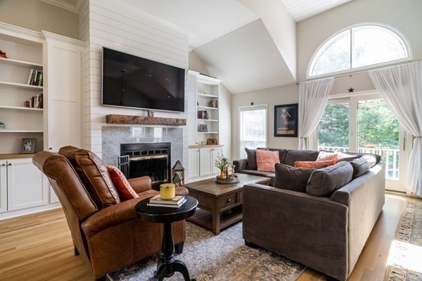 27 Whaler Ln unit 27, Quincy, MA 02171 - photo 1