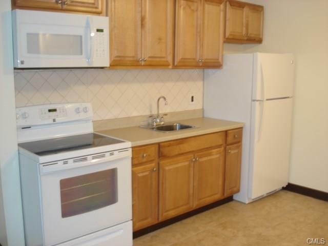 177 S Main St unit 3, Norwalk, CT 06854 - photo 1