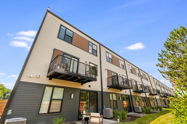 The Henry at Harms Woods, Skokie, IL 60077 - photo 1