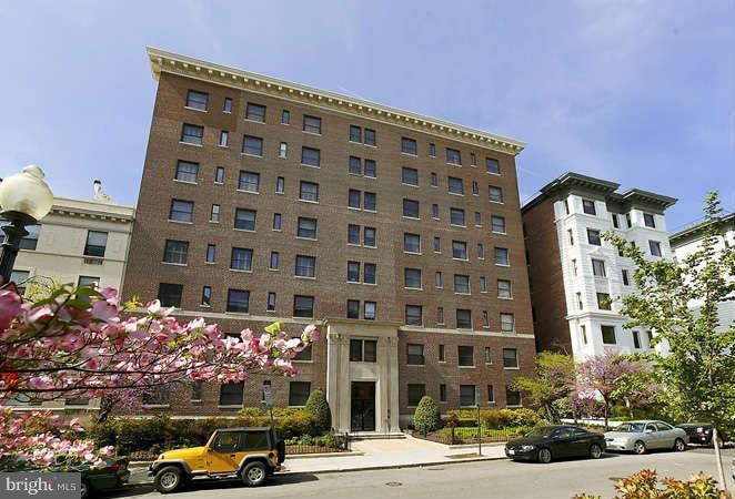 Le Bourget unit 807, Washington, DC 20008 - photo 1