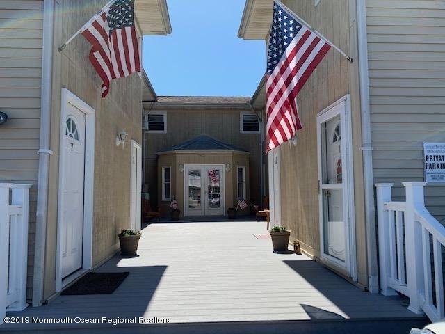 213-217 Hiering Summerwinds complex