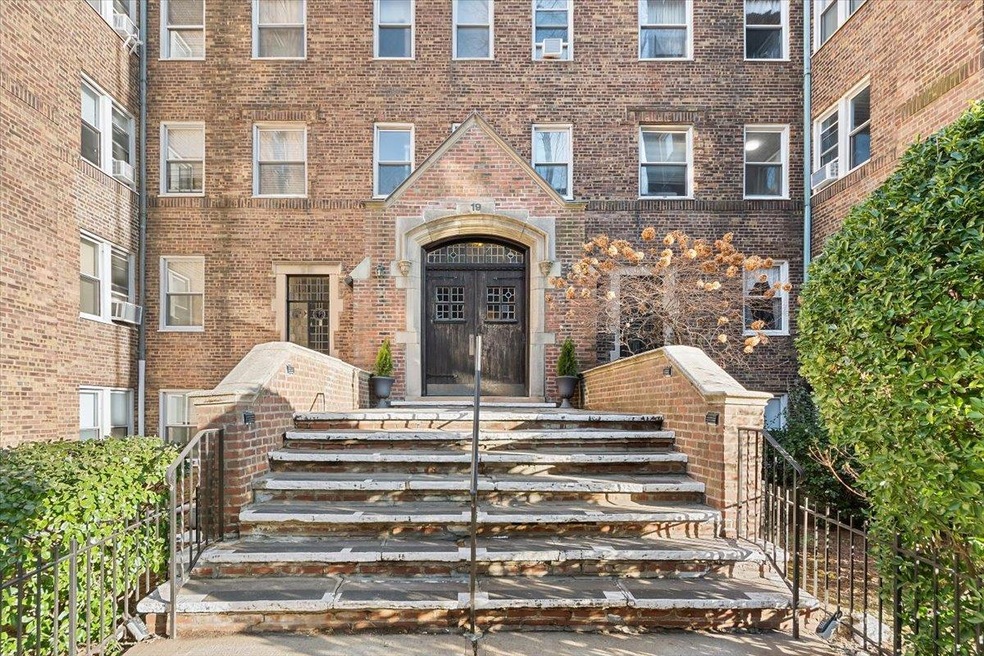 19 William St unit 4C, Mount Vernon, NY 10552 - photo 1