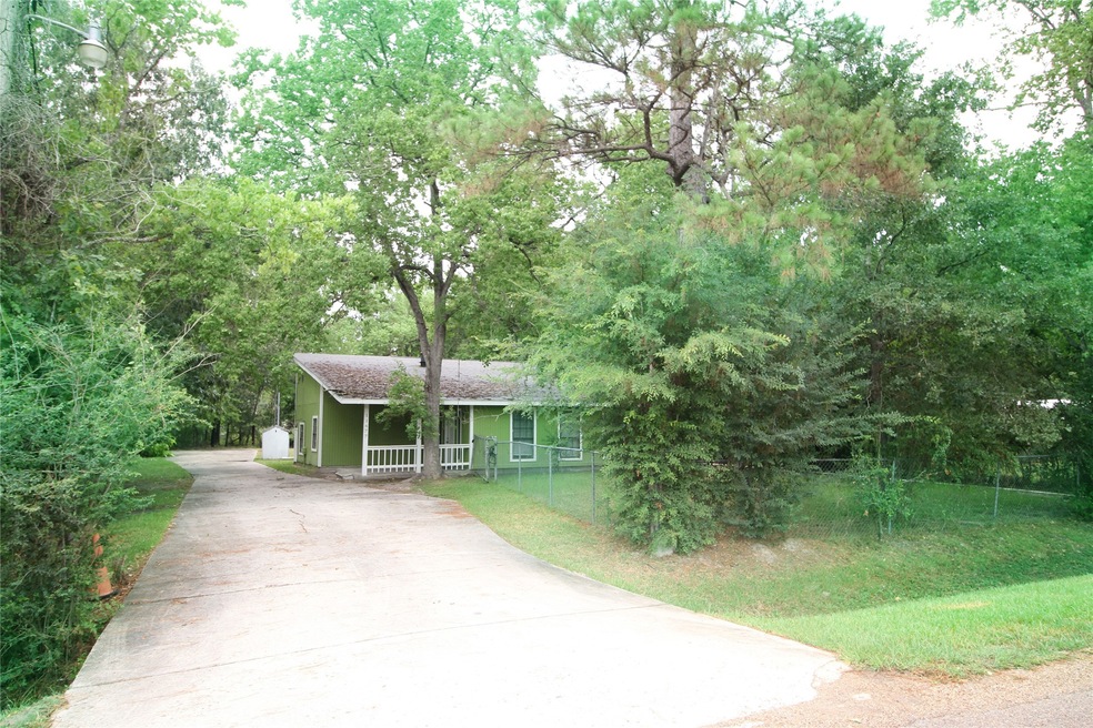 11677 Creek Gate Rd, Conroe, TX 77385 - photo 1