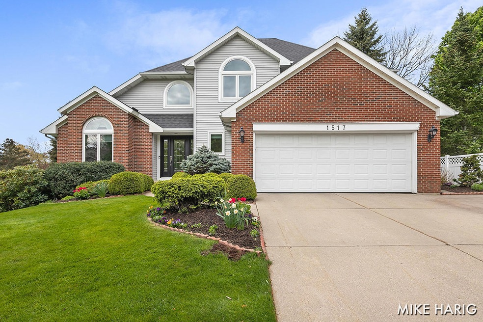 1517 Heathfield Dr NE, Grand Rapids, MI 49505 - photo 1