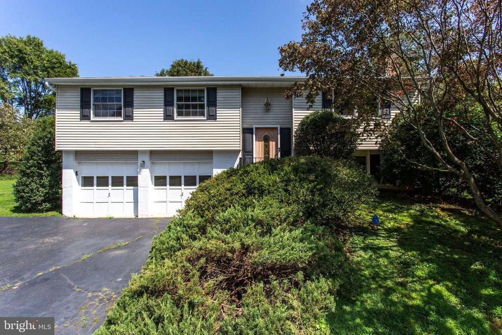 10610 Cavalcade St, Great Falls, VA 22066 - photo 1