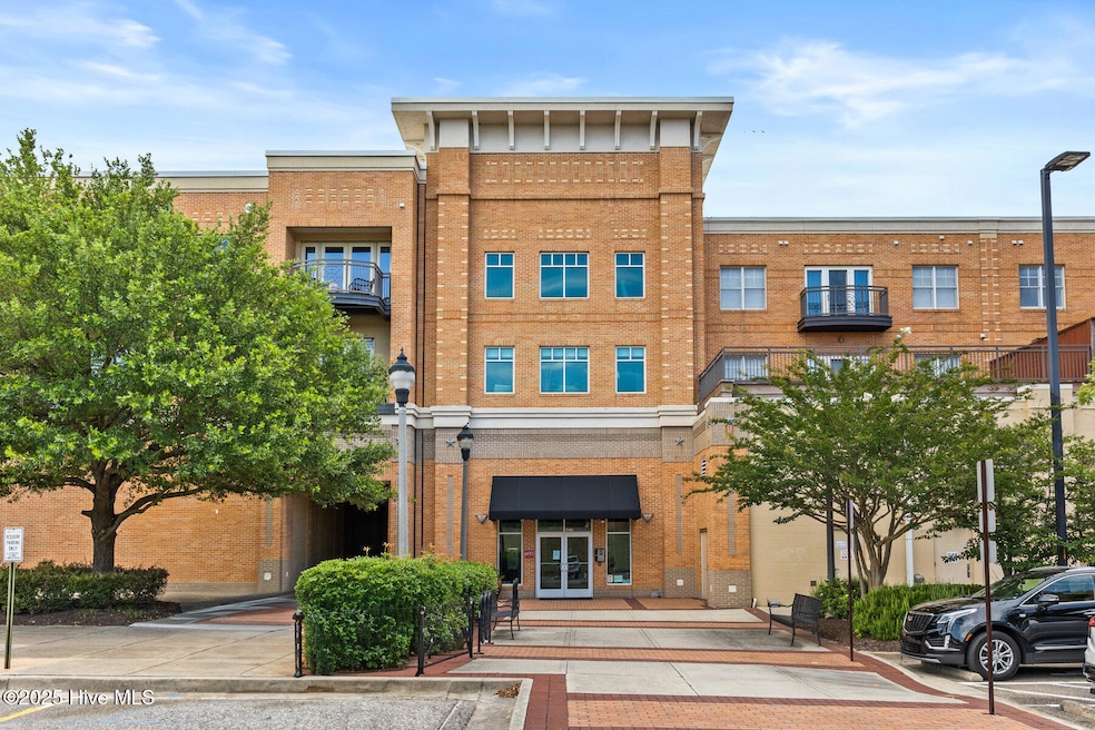 Mayfaire Townview unit 217, Wilmington, NC 28405 - photo 1