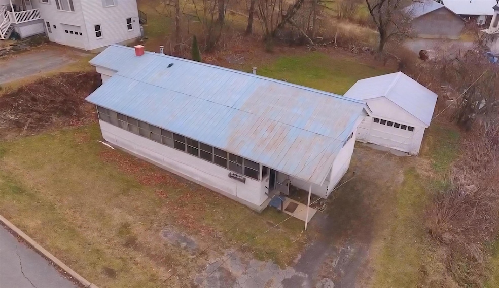 30 Mountain Ave, Saint Johnsbury, VT 05819 - photo 1