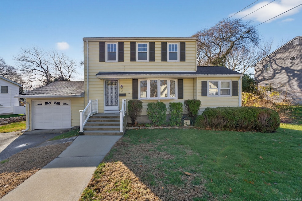 Under Contract $324,900 • Co-Listing Agent