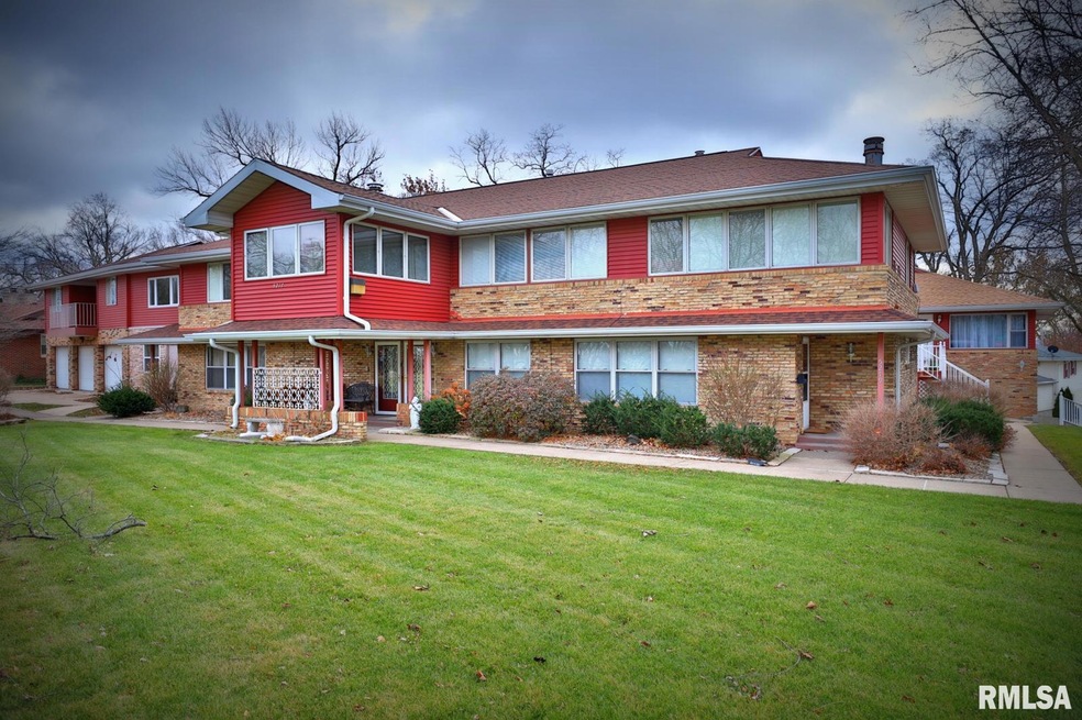 5217 N Prospect Rd unit 1-4, Peoria, IL 61614 - photo 1