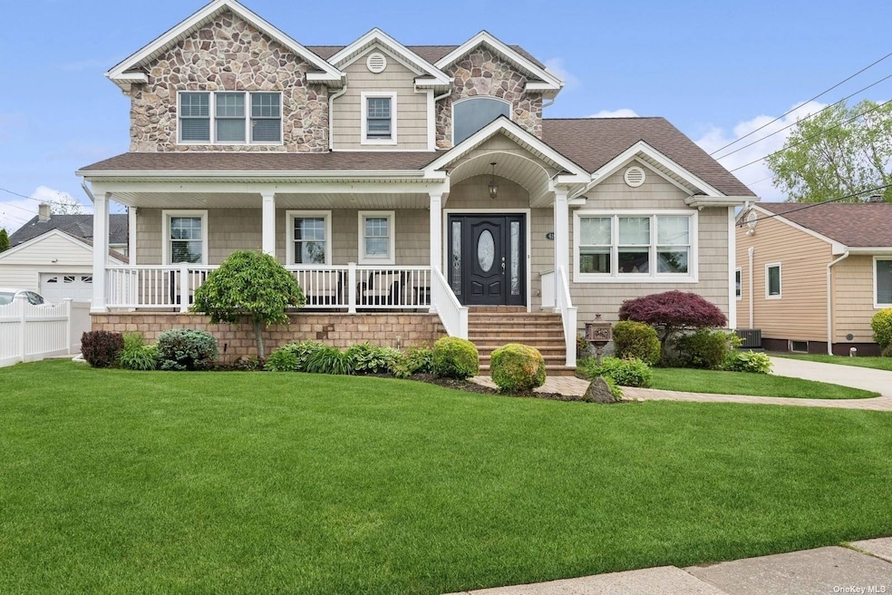 619 Smith St, Franklin Square, NY 11010 - photo 1