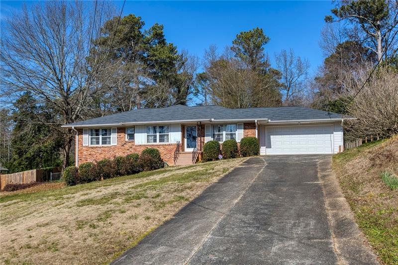 2319 Valley View Dr SE, Smyrna, GA 30080 - photo 1