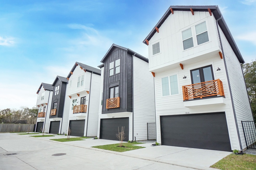 1845 Flowing Springs Trail, Houston, TX 77080 - photo 1