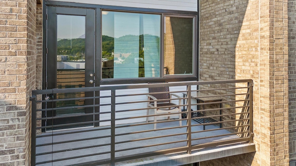 For Sale $400,000 • Co-Listing Agent