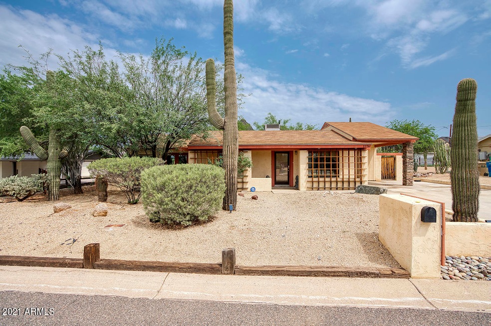 1526 E Griswold Rd, Phoenix, AZ 85020 - photo 1