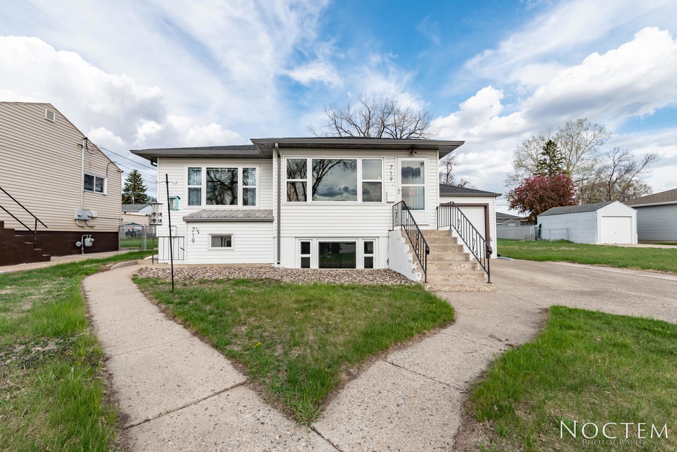719 North 21st St-15