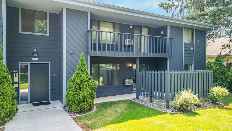 Welcome to 3219 W Meadows Ct Unit D