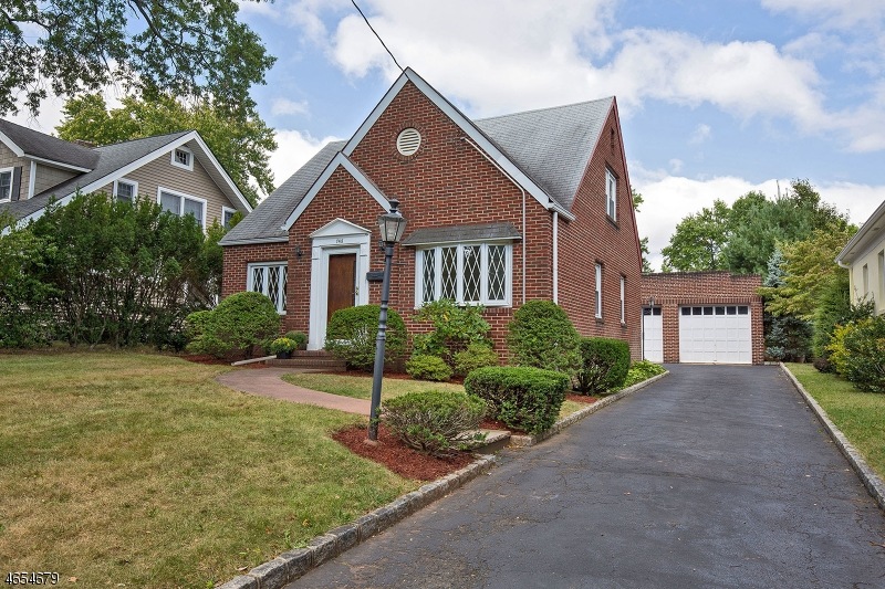 748 W Broad St, Westfield, NJ 07090 - photo 1