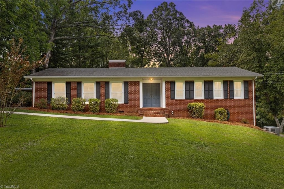 628 Kennedy Country Dr, Asheboro, NC 27205 - photo 1